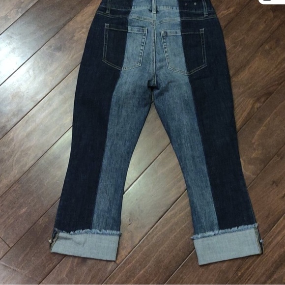 cabi Hi Low Crop Size 10  Contrasting a denim color block - Picture 4 of 6